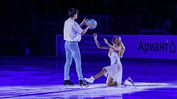 Новая королева Аделия и трио красавцев мужчин-одиночников