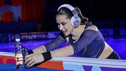 Новая королева Аделия и трио красавцев мужчин-одиночников