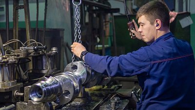 На Челябинском тракторном заводе освоили рабочую профессию 470 человек