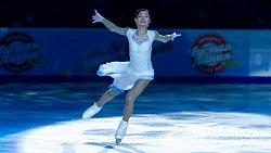 Новая королева Аделия и трио красавцев мужчин-одиночников