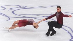 Новая королева Аделия и трио красавцев мужчин-одиночников