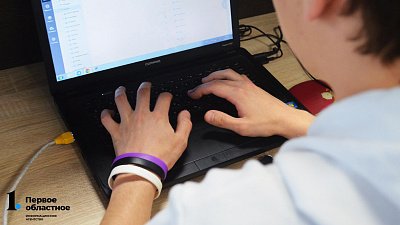 Россияне искали в интернете нейросети, пиво и психологов