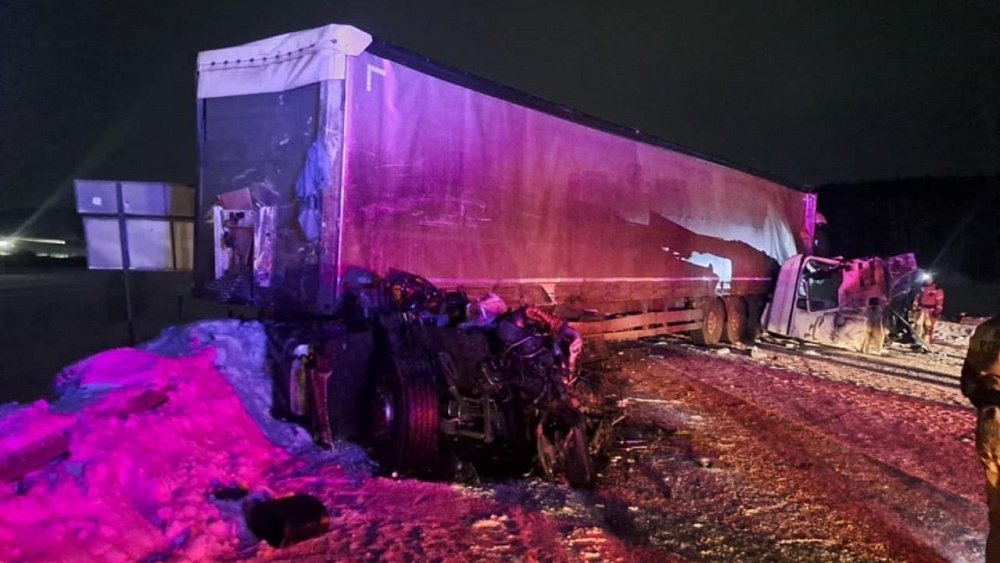 На трассе в Челябинской области погиб водитель фуры Sitrak