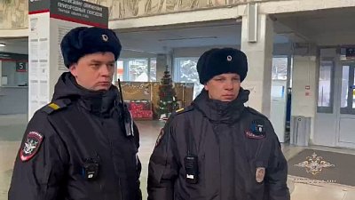 В Челябинской области полицейские спасли жизнь пассажиру поезда