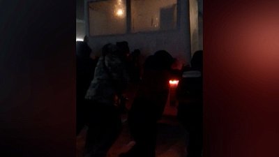 В Копейске пассажиры вытолкнули забуксовавшее маршрутное такси