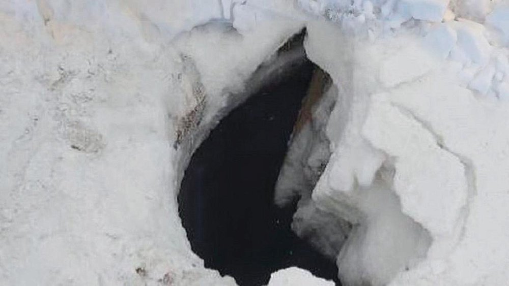 9-летний школьник провалился в открытый колодец в безлюдном месте в Челябинской области