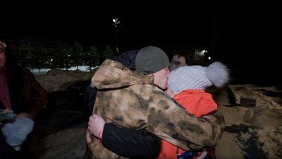 Челябинец вернулся домой с СВО благодаря письму дочки на «Елку желаний»