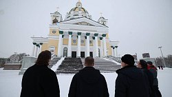 Алексей Текслер посетил строящийся кафедральный собор Рождества Христова