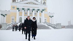 Алексей Текслер посетил строящийся кафедральный собор Рождества Христова