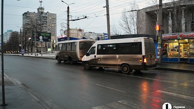 В Челябинске сгорел маршрутный ПАЗ
