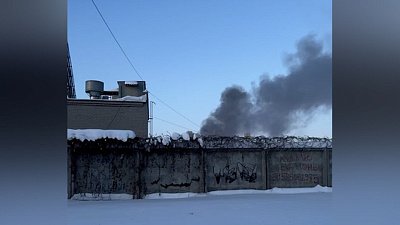 На северо-западе Челябинска загорелся гараж