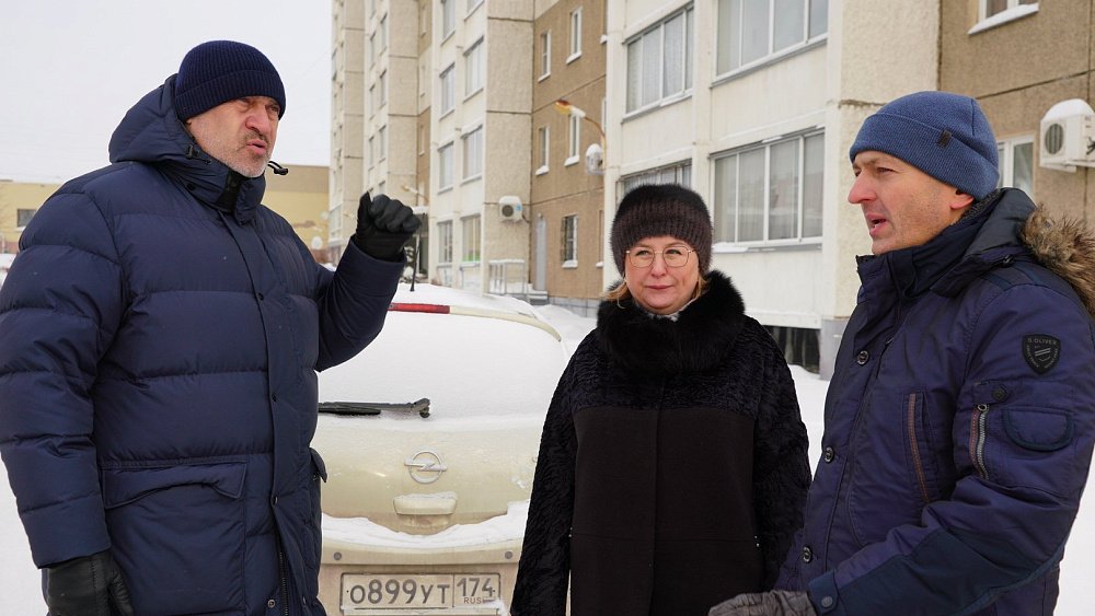 Вице-губернатор Сергей Шаль инспектирует вывоз мусора и снега с челябинских дворов