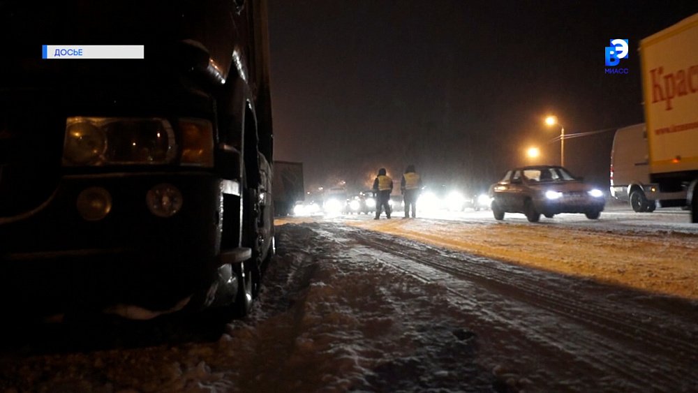 Полицейские Миасса помогли девушке экстренно добраться до роддома