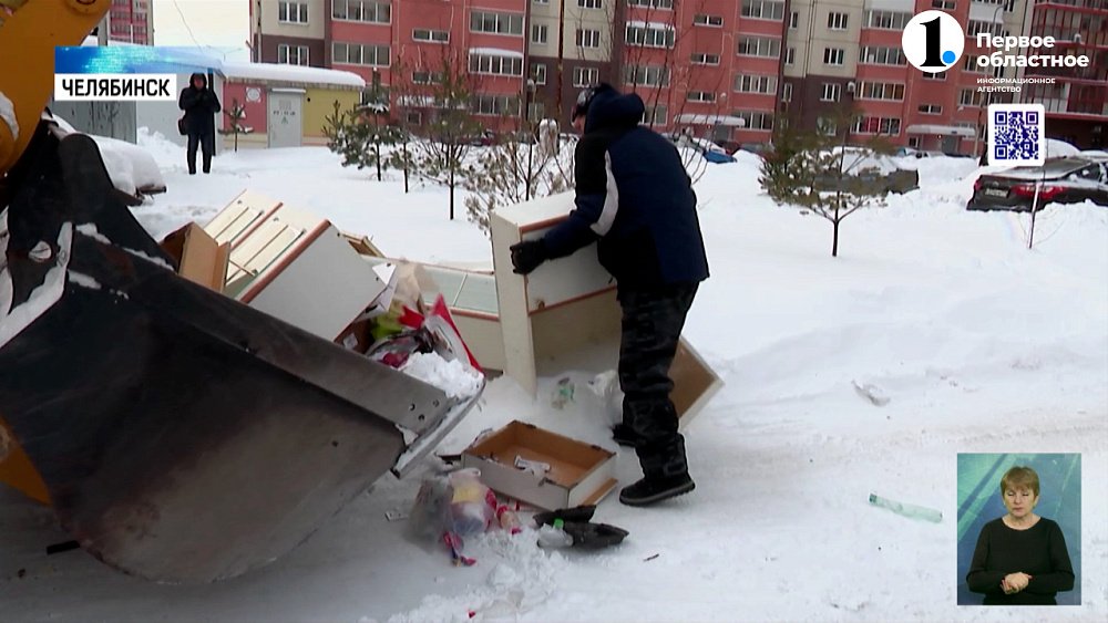 Замгубернатора проверил уборку контейнерных площадок