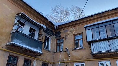 Сергей Шаль проверил уборку снега во дворах и сосулек на крышах в Челябинске