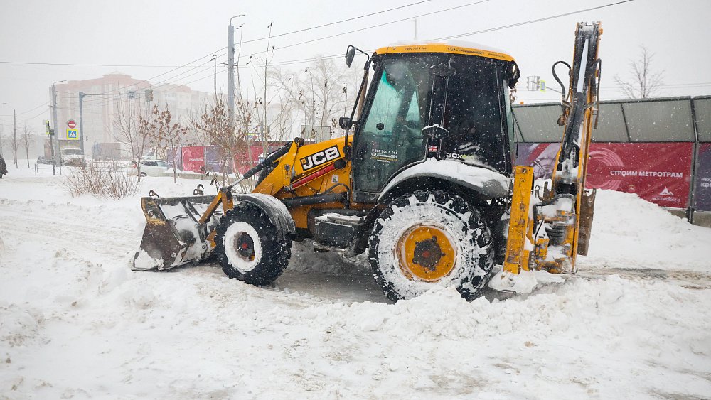 В Челябинской области выводят спецтехнику на борьбу с переметами на дорогах