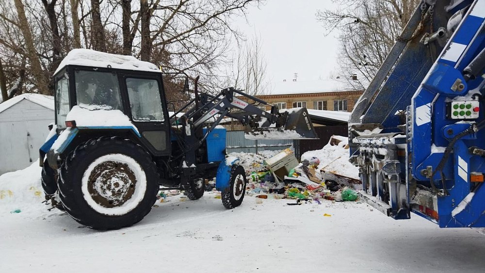 В Чебаркульском районе ищут водителей самосвалов для вывоза мусора
