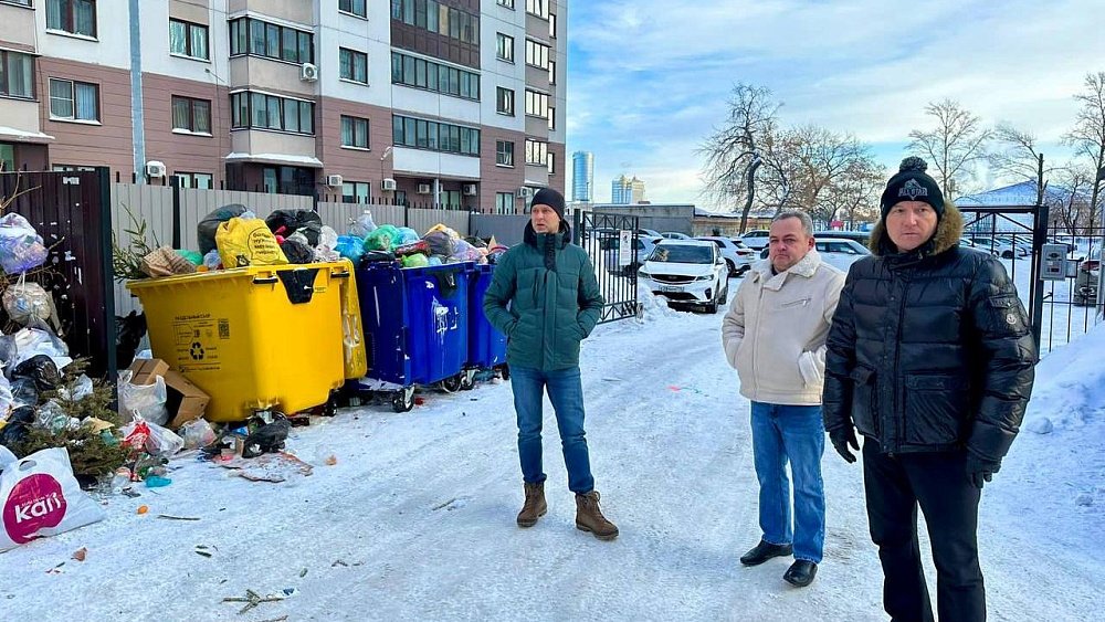 Заполненных мусором контейнерных площадок в Челябинске становится все меньше