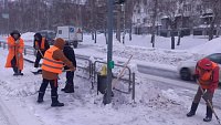 Почти 280 спецмашин вышли на уборку снега в Челябинске 14 января