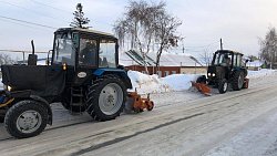 Девять спецмашин задействованы в уборке мусора в Копейске