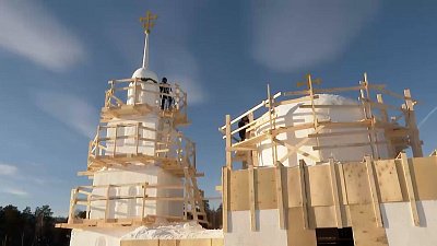 На Тургояке возвели ледяную часовню