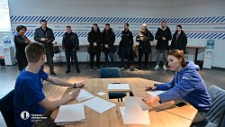 Хоккеисты Челябинской области посетили штаб общественной поддержки