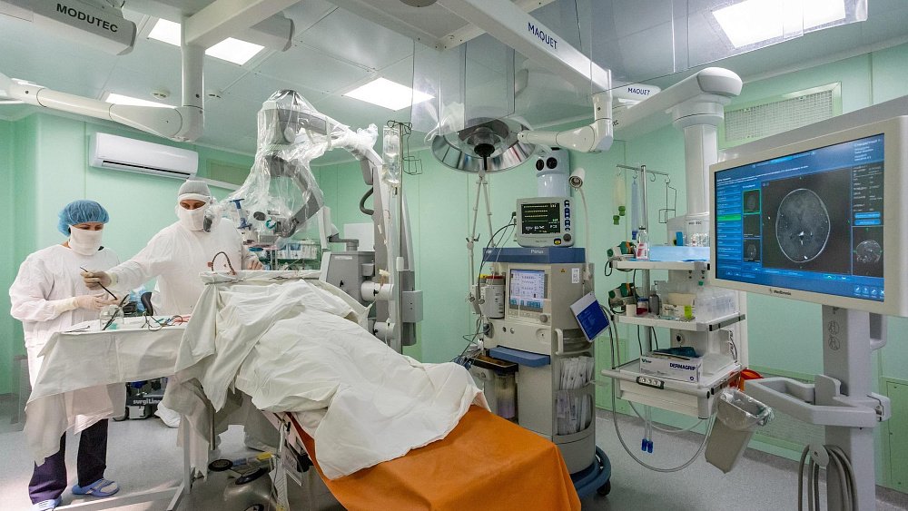 В Челябинске нейрохирурги извлекли из мозга ребенка кисту с личинками паразита