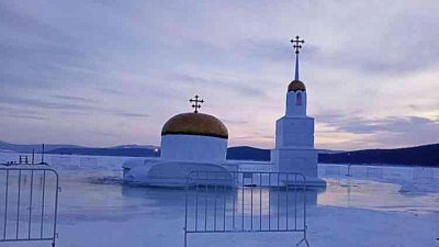 Ледяная часовня на Тургояке уходит под воду