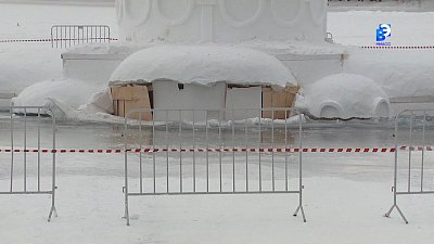 Снежный храм на Тургояке уходит под воду