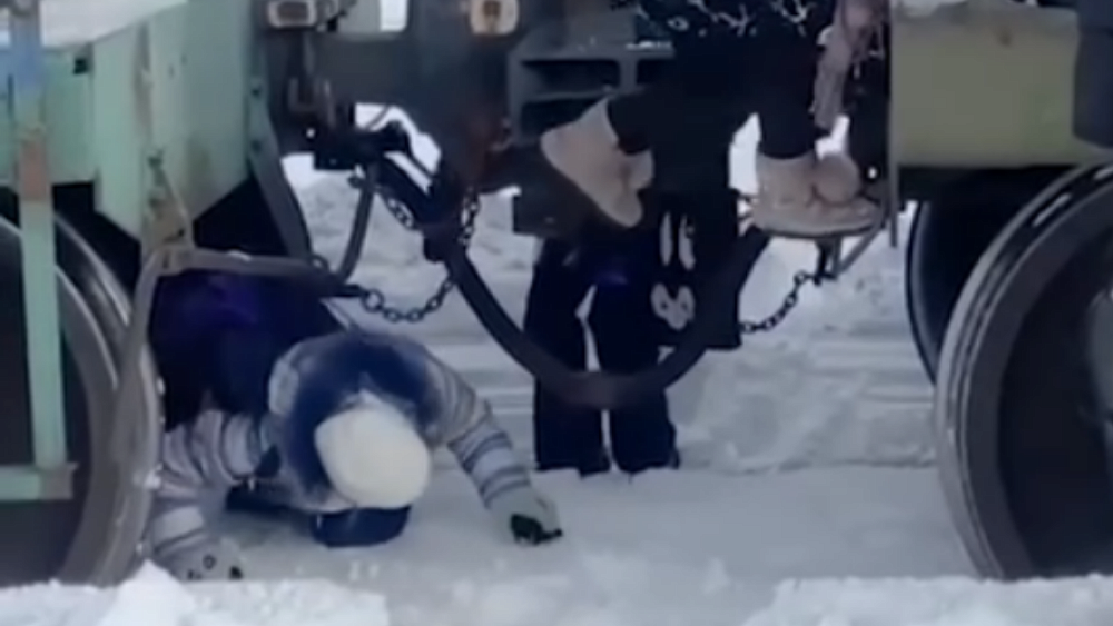 ЮУЖД объяснила внеплановую остановку поезда на пешеходном переходе станции Аргаяш