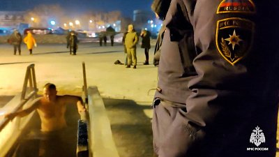 В Челябинской области православные окунулись в Крещенские купели