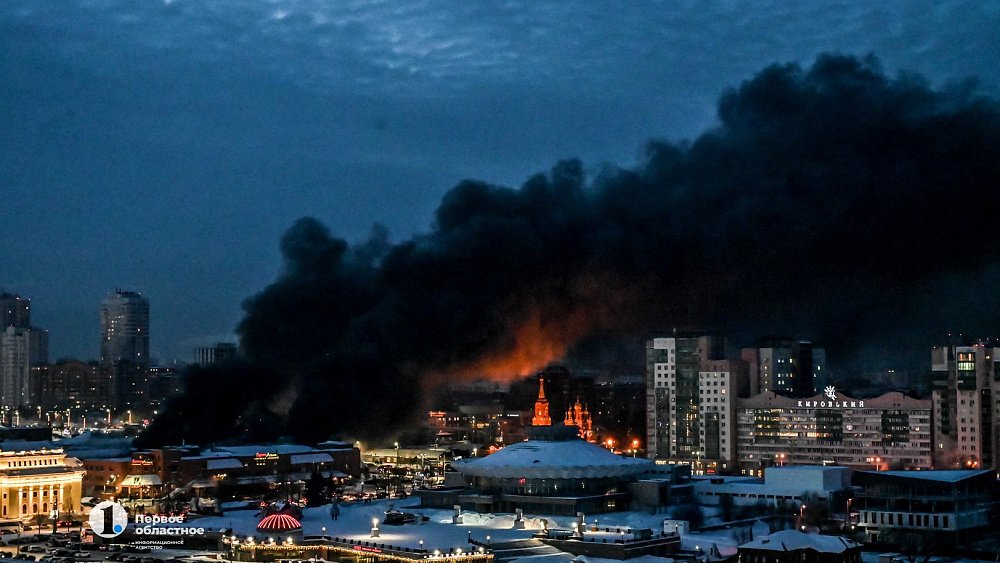 В центре Челябинска полыхает рынок «Восточный город»