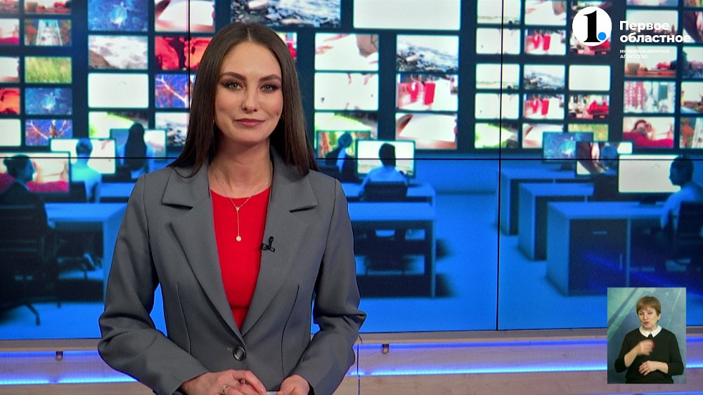 Журналисты поздравляют Алексея Текслера