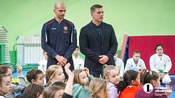 Дзюдоист Денис Ярцев провел открытый урок в челябинской школе