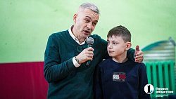 Дзюдоист Денис Ярцев провел открытый урок в челябинской школе