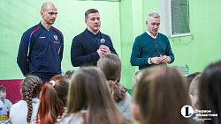 Дзюдоист Денис Ярцев провел открытый урок в челябинской школе