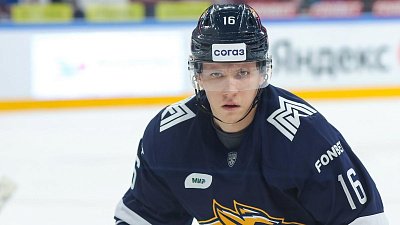 Хоккейный клуб «Металлург» продлил контракт с форвардом Денисом Зерновым