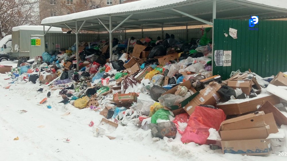 В Миассе продолжается уборка мусора