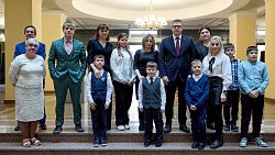 Алексей Текслер встретился с семьями погибших на СВО военнослужащих