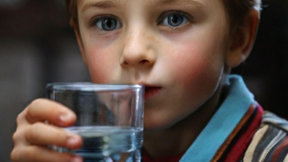 В чем отличия детской воды от обычной