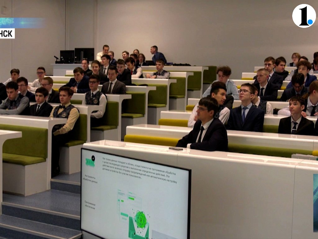 Качества чтобы стать чемпионом. Профессия юрист презентация. Какие предметы нужны для модели. Предметы для поступления на программиста. Что нужно учить чтобы стать актером.