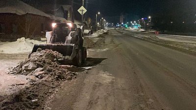 Улицы Челябинска убирают 309 единиц техники