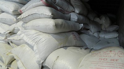 Челябинские таможенники остановили незаконный вывоз 10 тонн муки в Казахстан