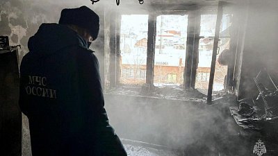 В Миассе из горящего дома эвакуировались 15 человек