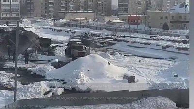 На строительной площадке в Троицке бетономешалка провалилась под землю