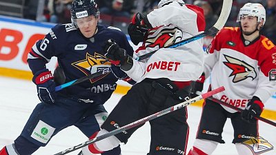 Хоккеисты «Металлурга» выиграли битву лидеров «Востока» в чемпионате КХЛ