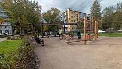 Сквер на 5 тыс. «квадратов» благоустроили в Металлургическом районе Челябинска по нацпроекту