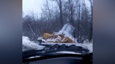 На трассе между Саткой и Златоустом легковушка столкнулась с тралом
