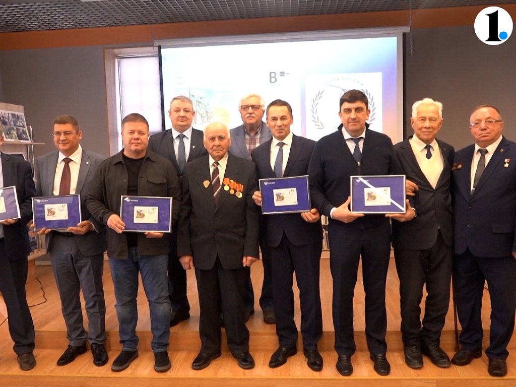 герой никитин. их именами названы наши улицы. скорей всего это имя героя. именами героев названы улицы. улицы героев.