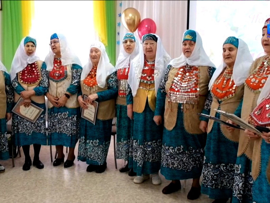 песни на юбилей танцевать. песни переделки на юбилей женщине. список песен про день рождения. список песен на свадьбу. переделанная песня на день рождения женщине.